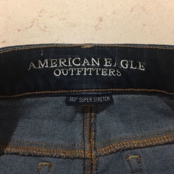 American Eagle shortie fray jean shorts SZ 2 - Picture 4 of 8